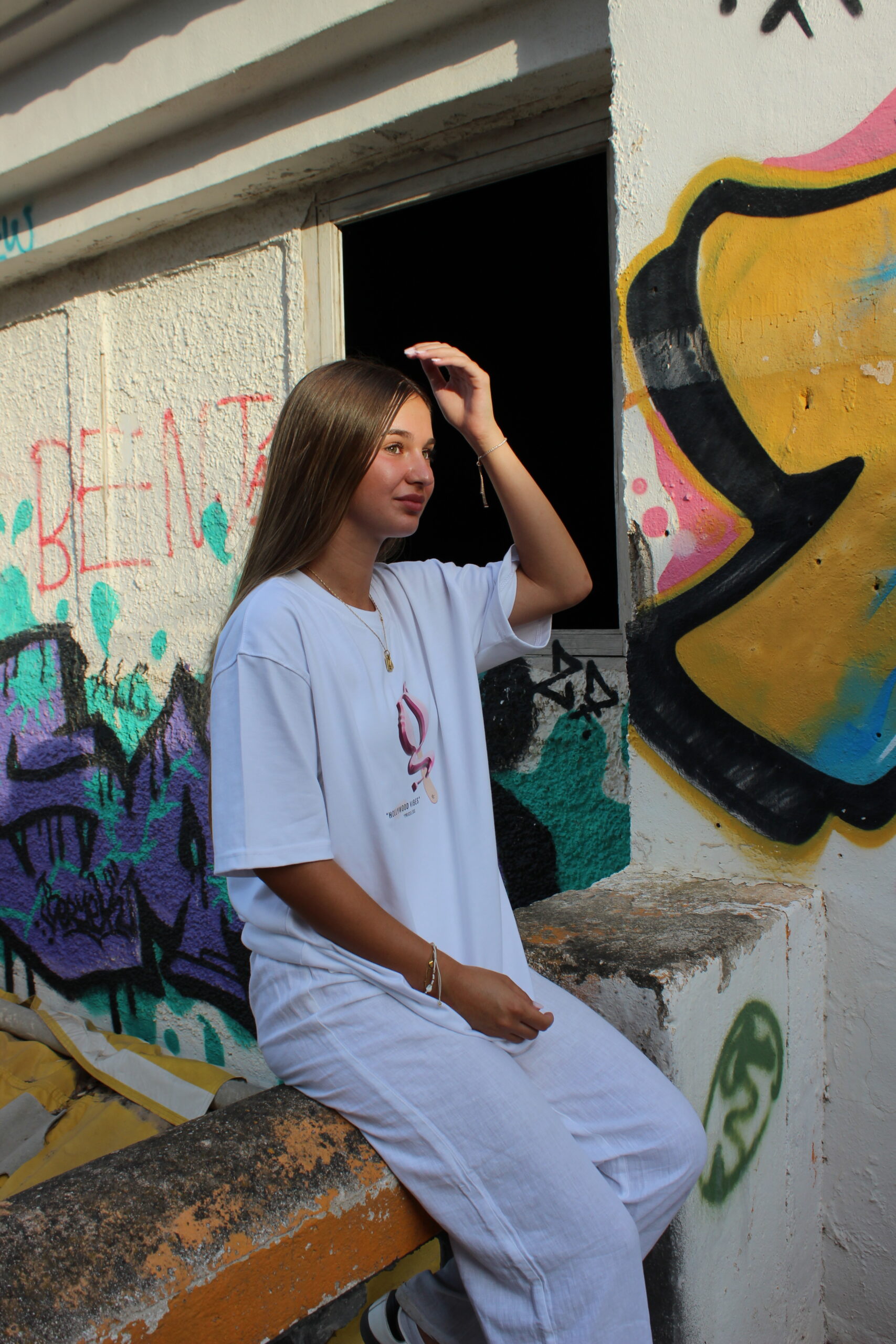 "HOLLYWOOD VIBES" RELAXED TEE - Image 3